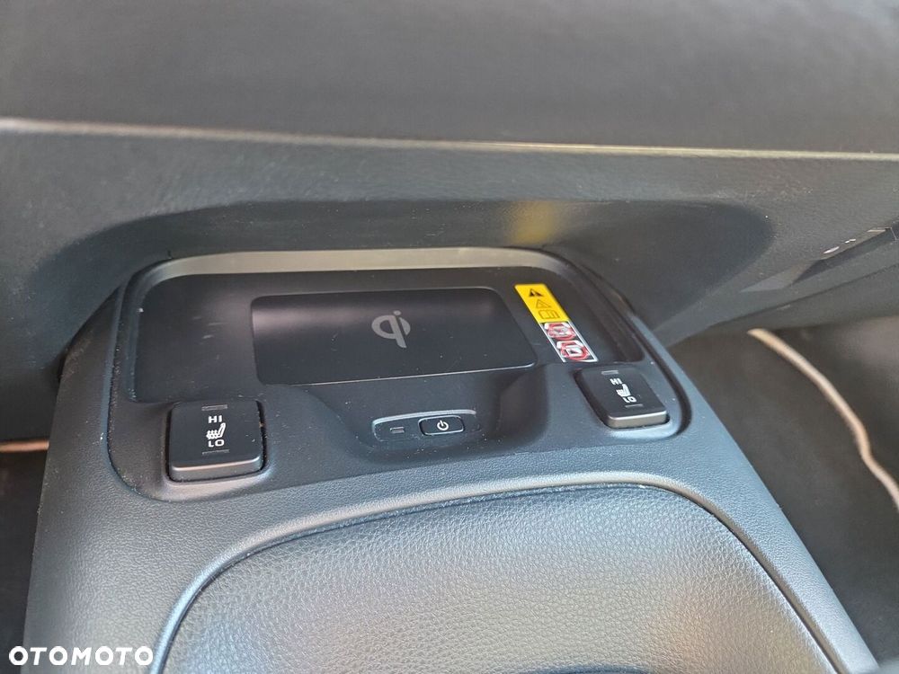 Toyota Corolla 1.8 Hybrid Style - 25