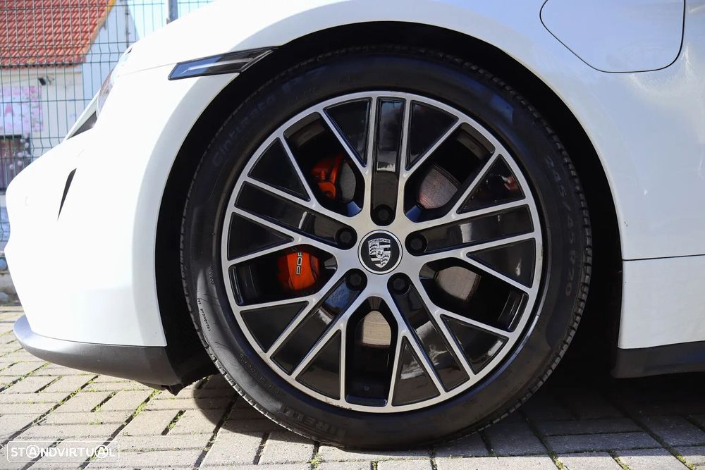 Porsche Taycan 4S - 15