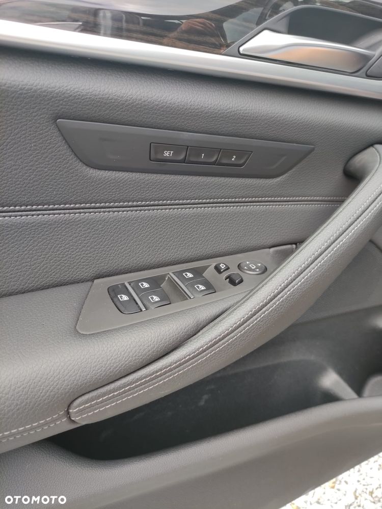 BMW Seria 5 530i GPF Luxury Line sport - 19