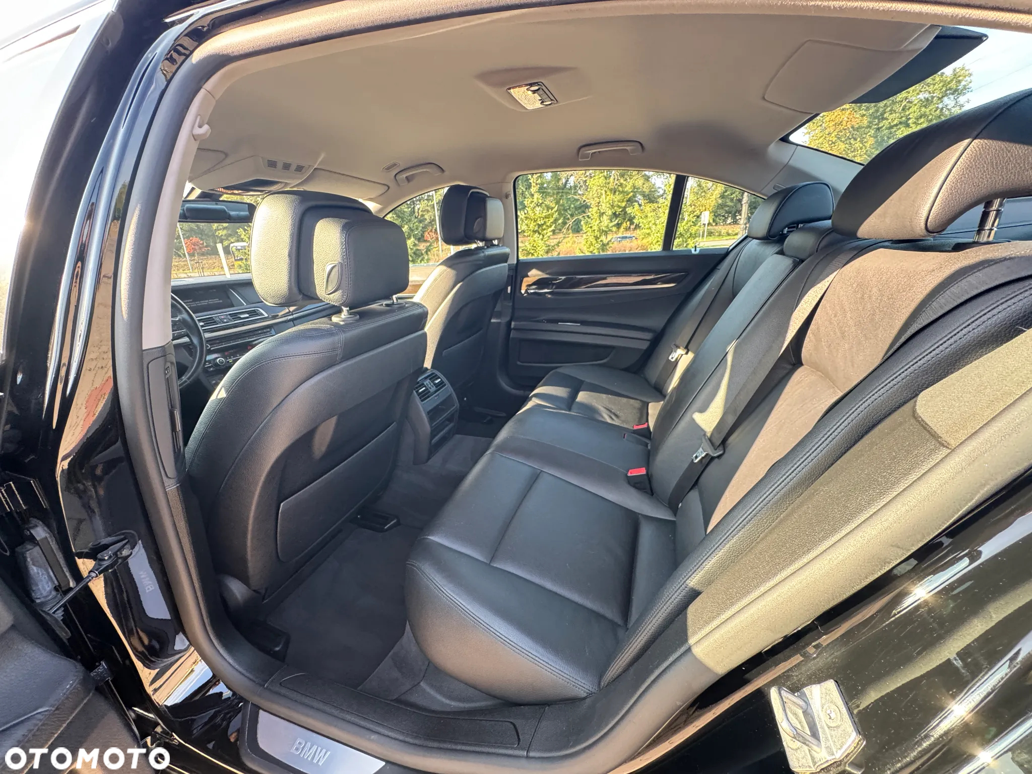 BMW Seria 7 740i - 16