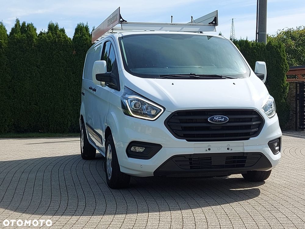 Ford CUSTOM - 24
