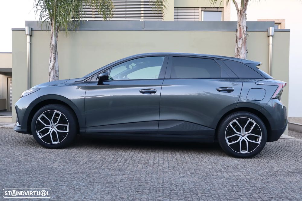 MG MG4 64 kWh Luxury - 38