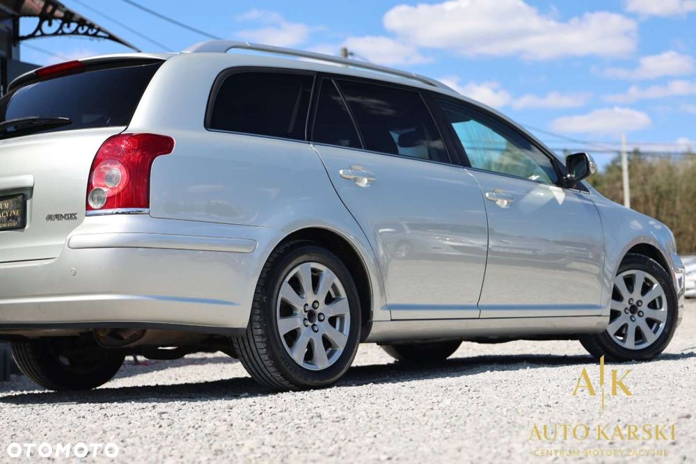 Toyota Avensis - 12