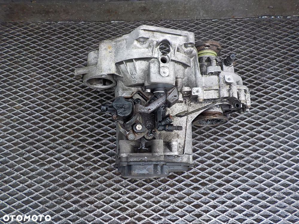 VOLKSWAGEN BORA 1.8 TB SKRZYNIA BIEGÓW DYN - 2