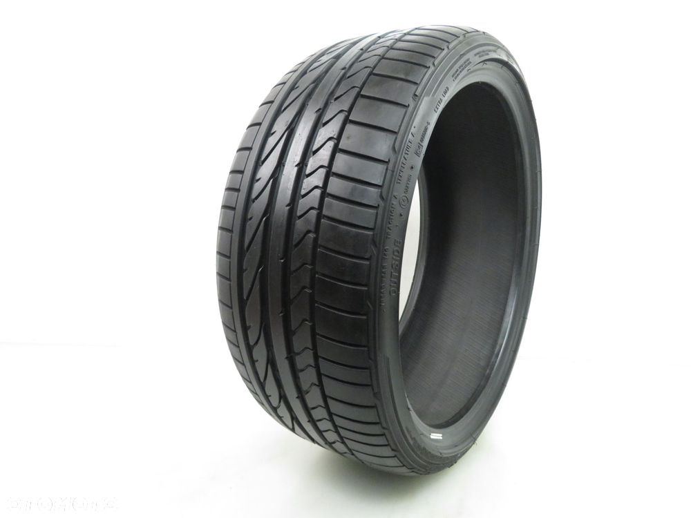 225/35R19 Bridgestone Potenza RE050A 88Y XL RFT - 1