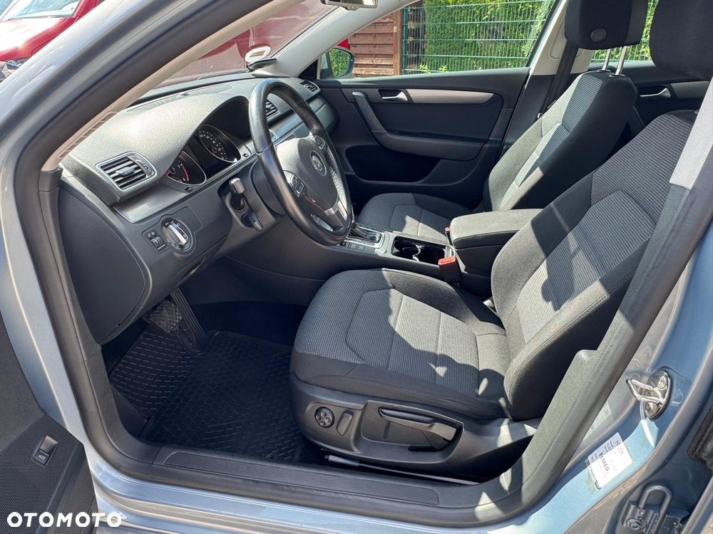 Volkswagen Passat 2.0 TDI Comfortline DSG - 8