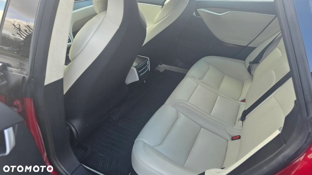 Tesla Model S - 14