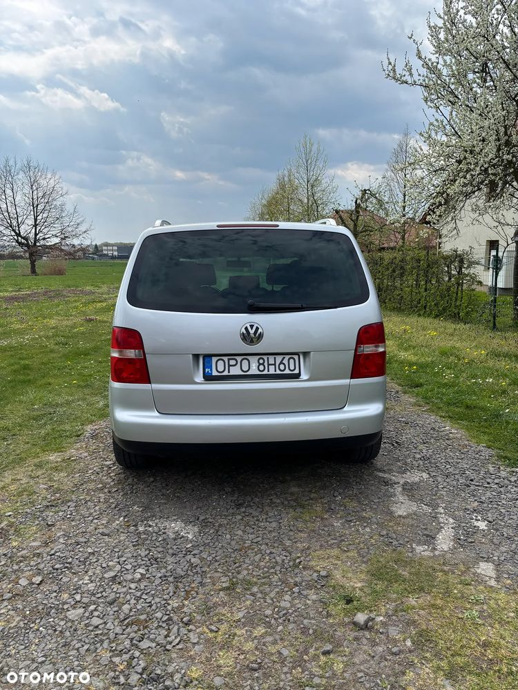 Volkswagen Touran 2.0 TDI Highline - 5