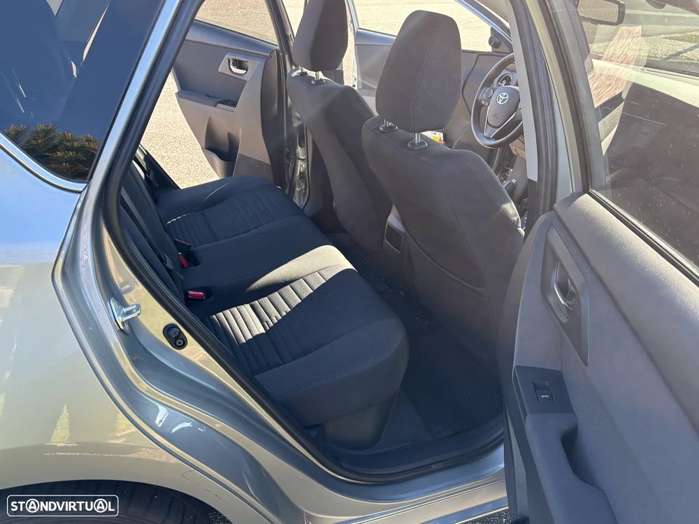 Toyota Auris 1.8 HSD Exclusive+Navi - 6