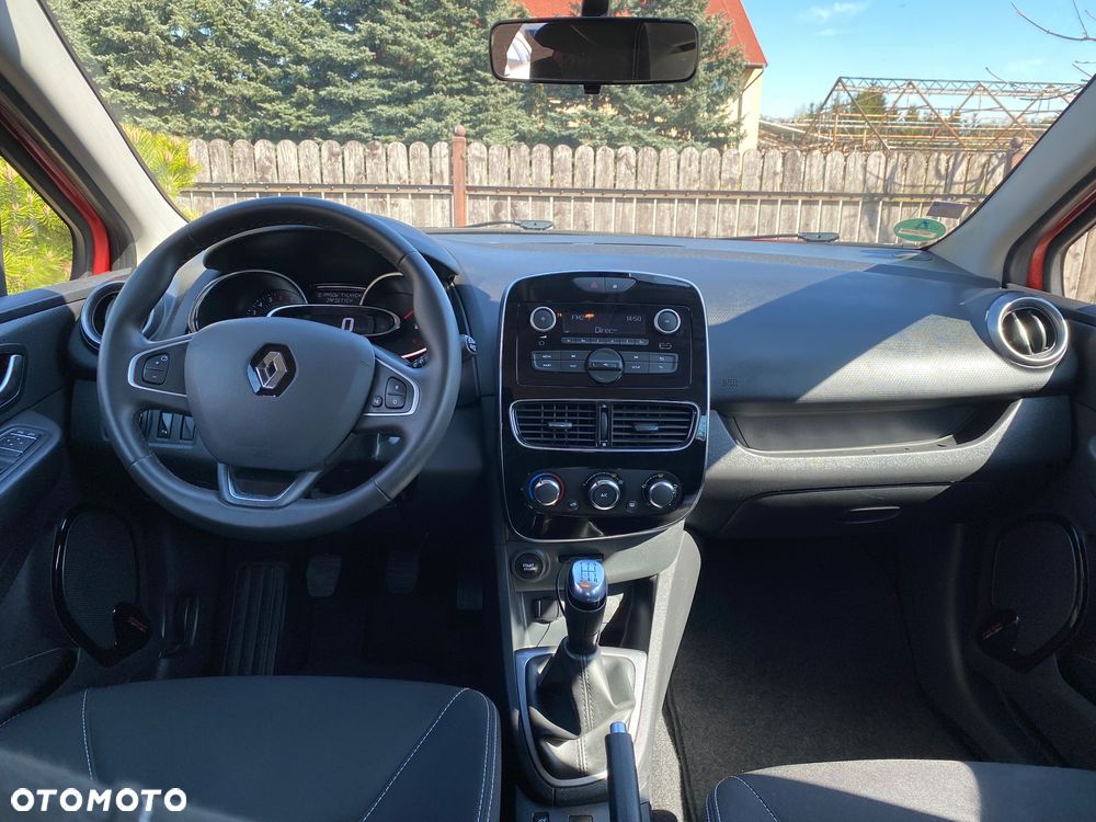 Renault Clio 1.2 16V 75 LIMITED - 11