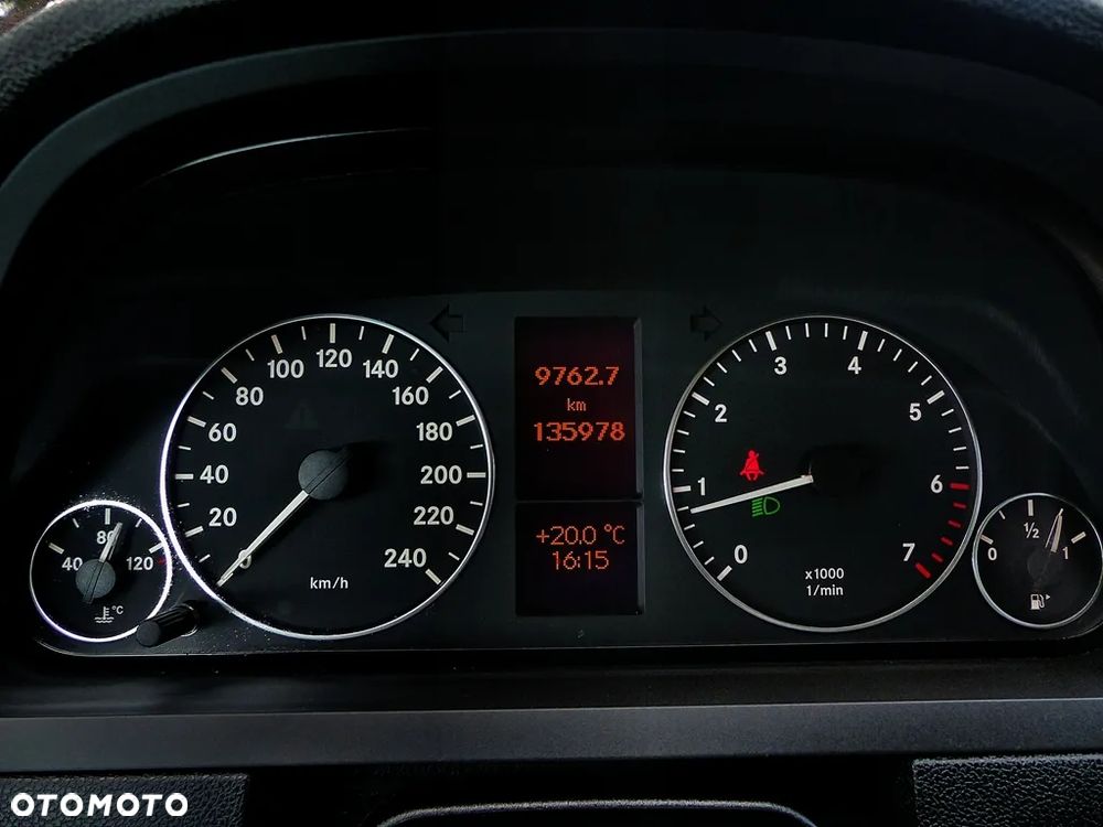 Mercedes-Benz Klasa A 160 BlueEFFICIENCY Elegance - 28