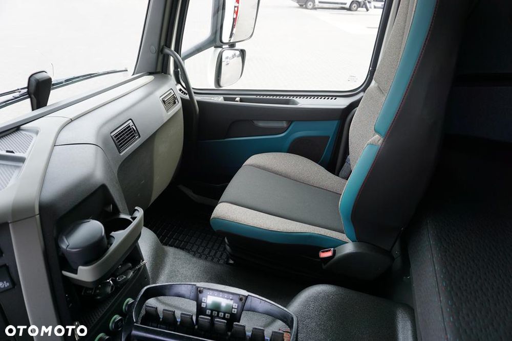 Volvo FM / 500 / 6 X 2 / SKRZYNIOWY + HDS / HMF 3220 K7 / WYS. 18,9 M / OŚ SKRĘTNA - 26