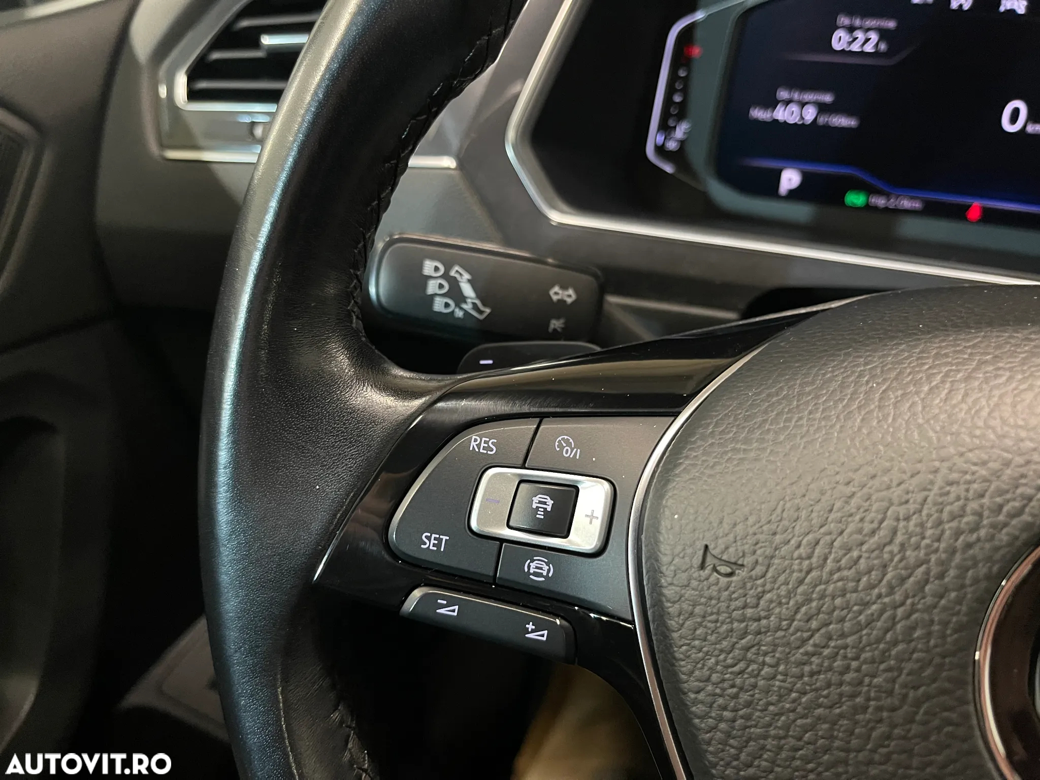 Volkswagen Tiguan Allspace 2.0 TDI DSG R-Line - 32