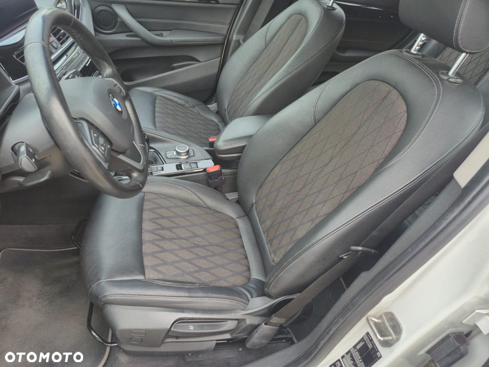 BMW X1 xDrive18d xLine - 15