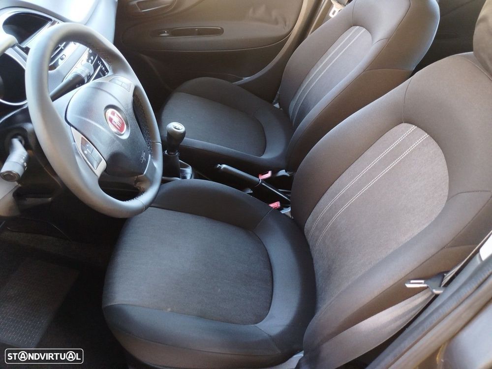Fiat Punto 1.3 M-Jet Lounge S&S - 18