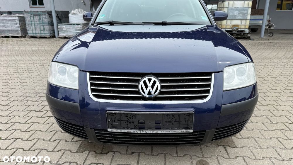 Volkswagen Passat 1.6 Comfortline Family - 3
