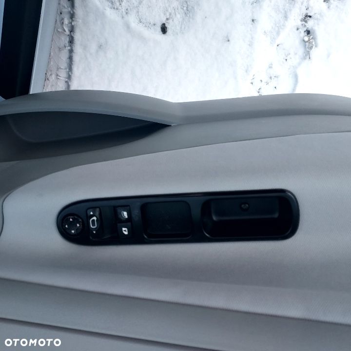 Peugeot 207 1.4 16V Presence - 22