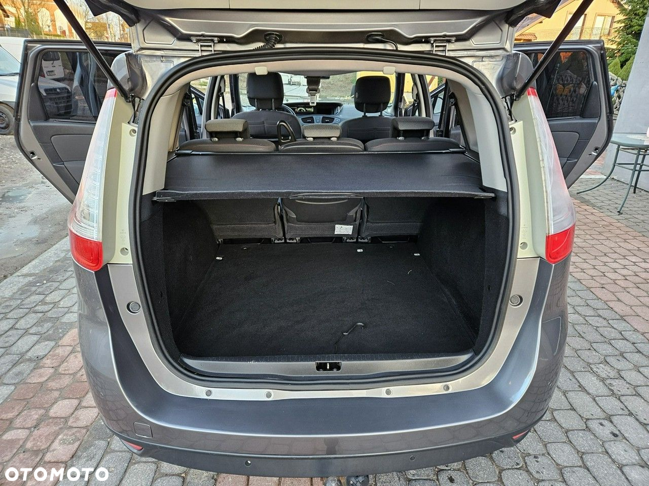 Renault Grand Scenic - 15