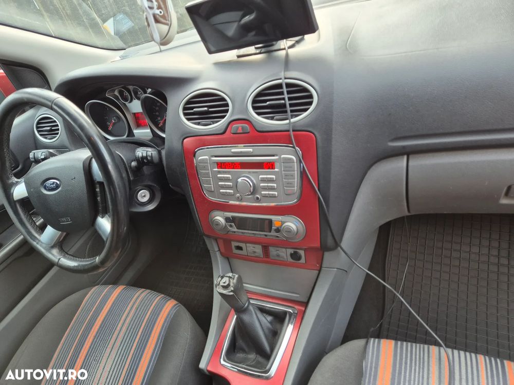 Ford Focus 1.8 TDCi Trend - 12