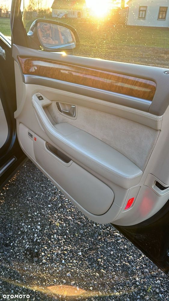 Audi A8 - 8