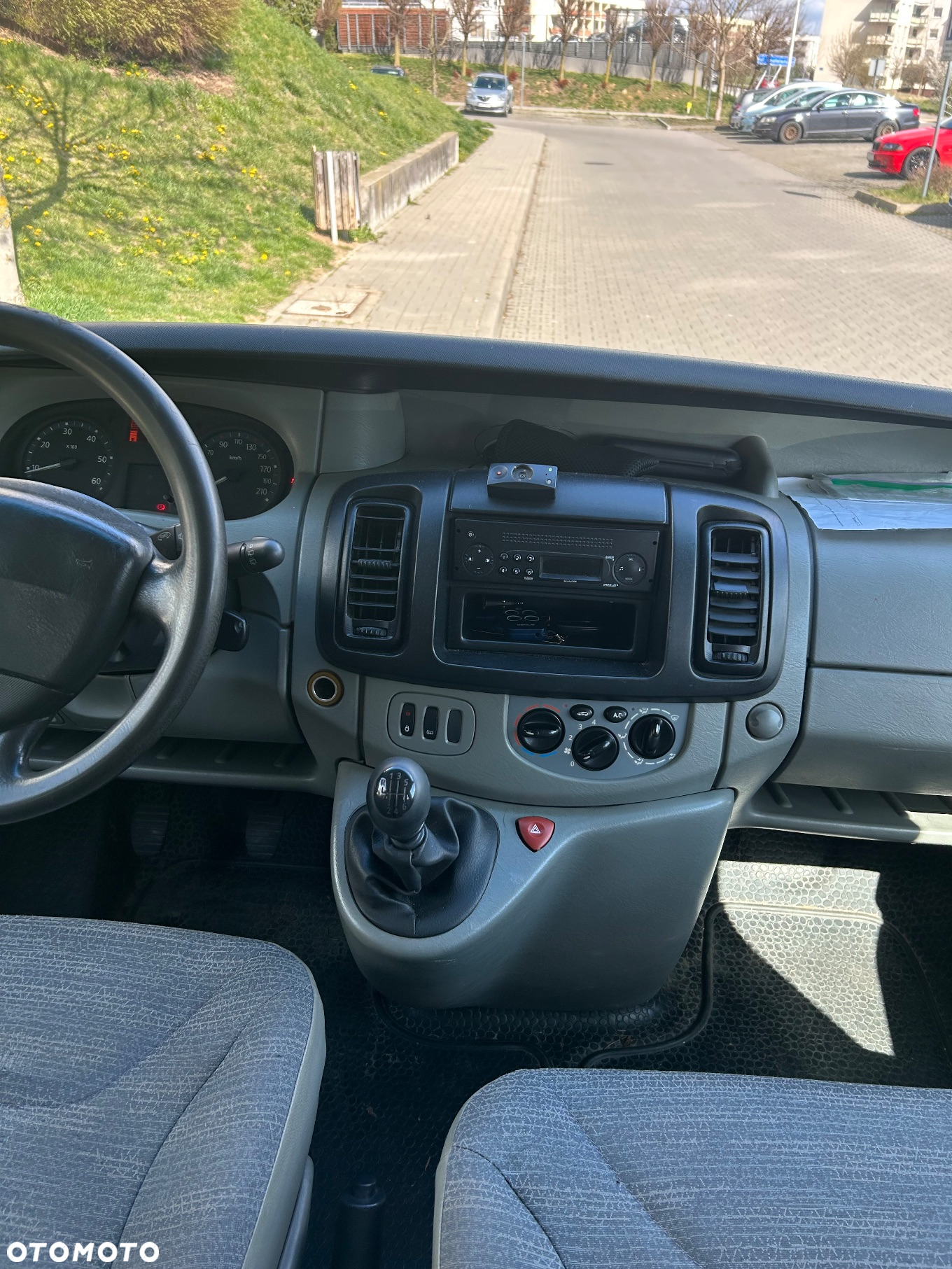 Renault Trafic 2.0 dCi 90 Combi L1H1 - 10