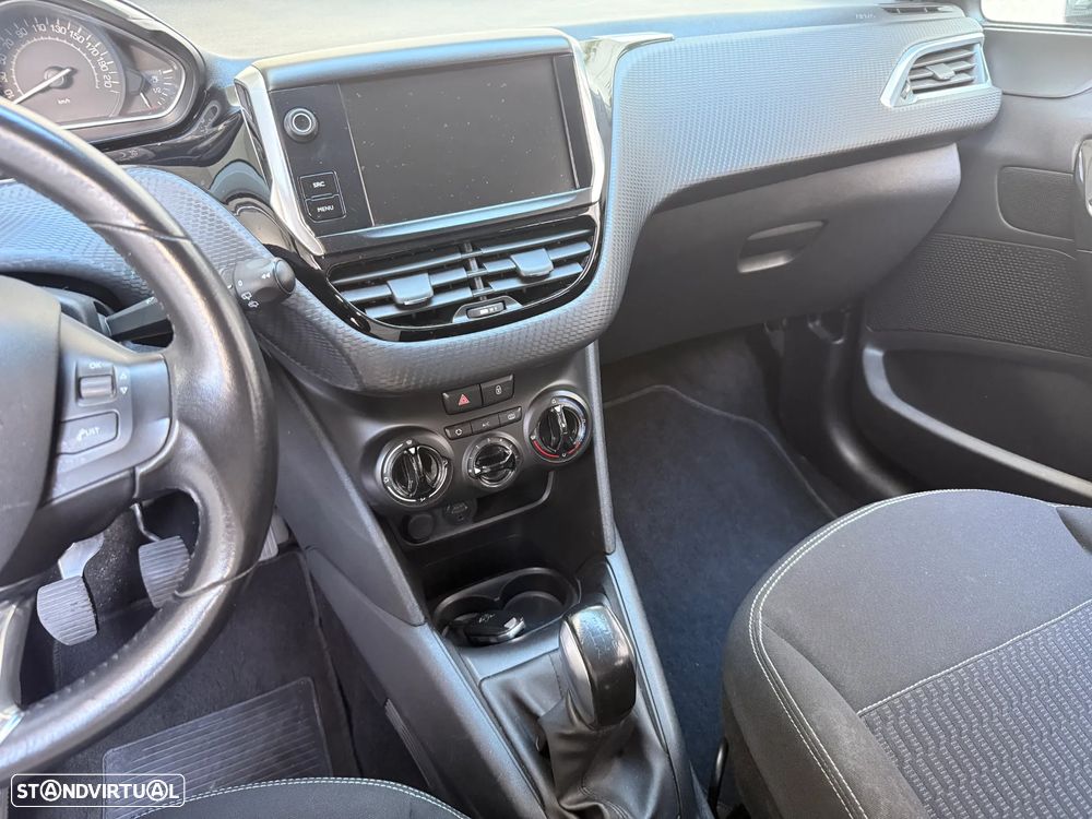 Peugeot 208 1.2 PureTech Style - 19
