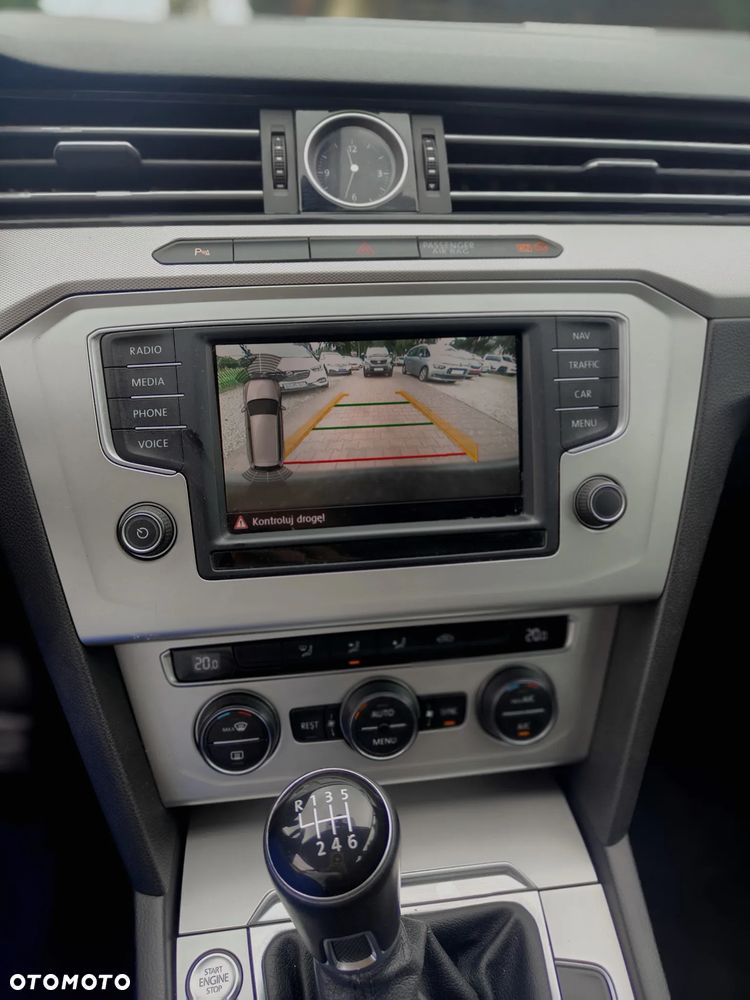 Volkswagen Passat - 11