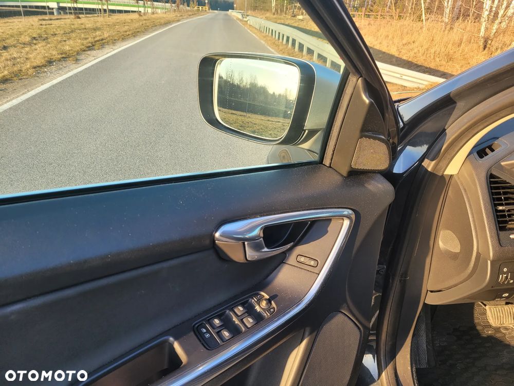 Volvo XC 60 D4 Geartronic Momentum - 12