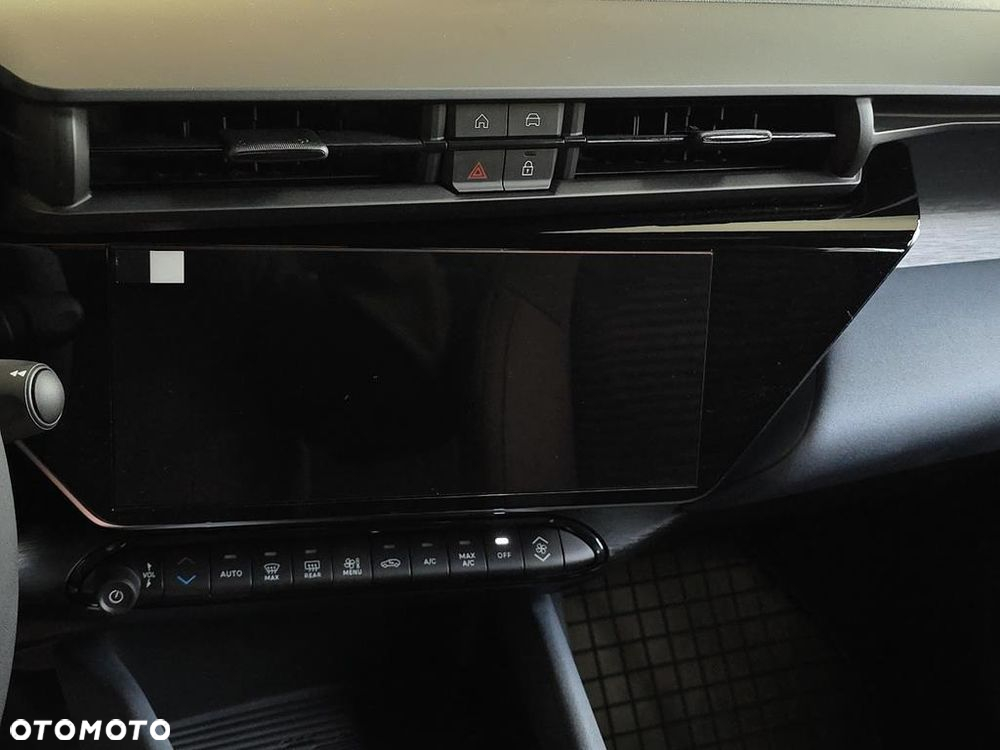 Alfa Romeo Junior 1.2 mHEV Ibrida eDCT - 13