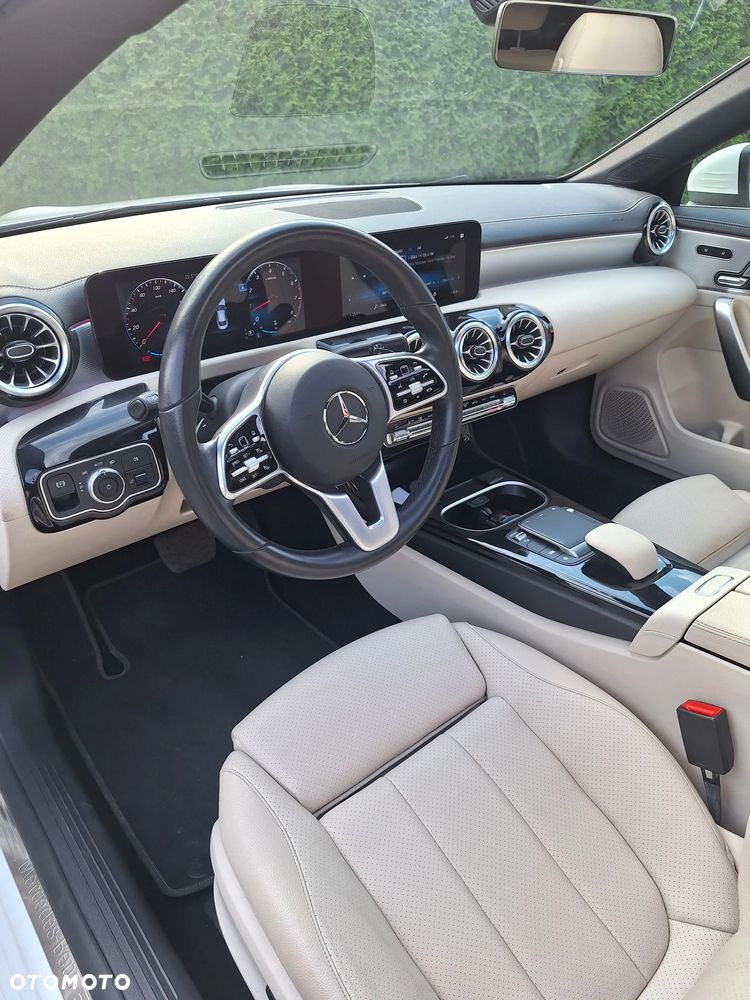Mercedes-Benz CLA 250 Progressive 7G-DCT - 9