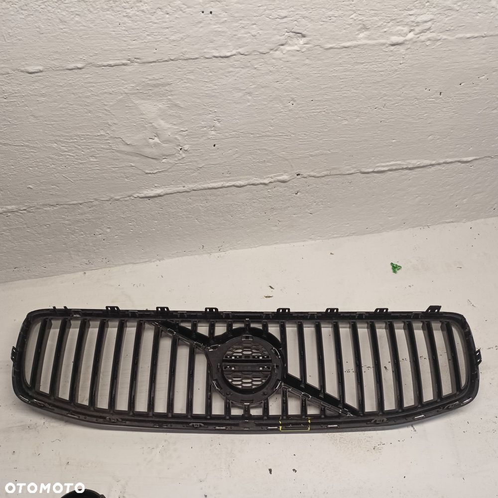 Grill atrapa Volvo V90 cross country - 2
