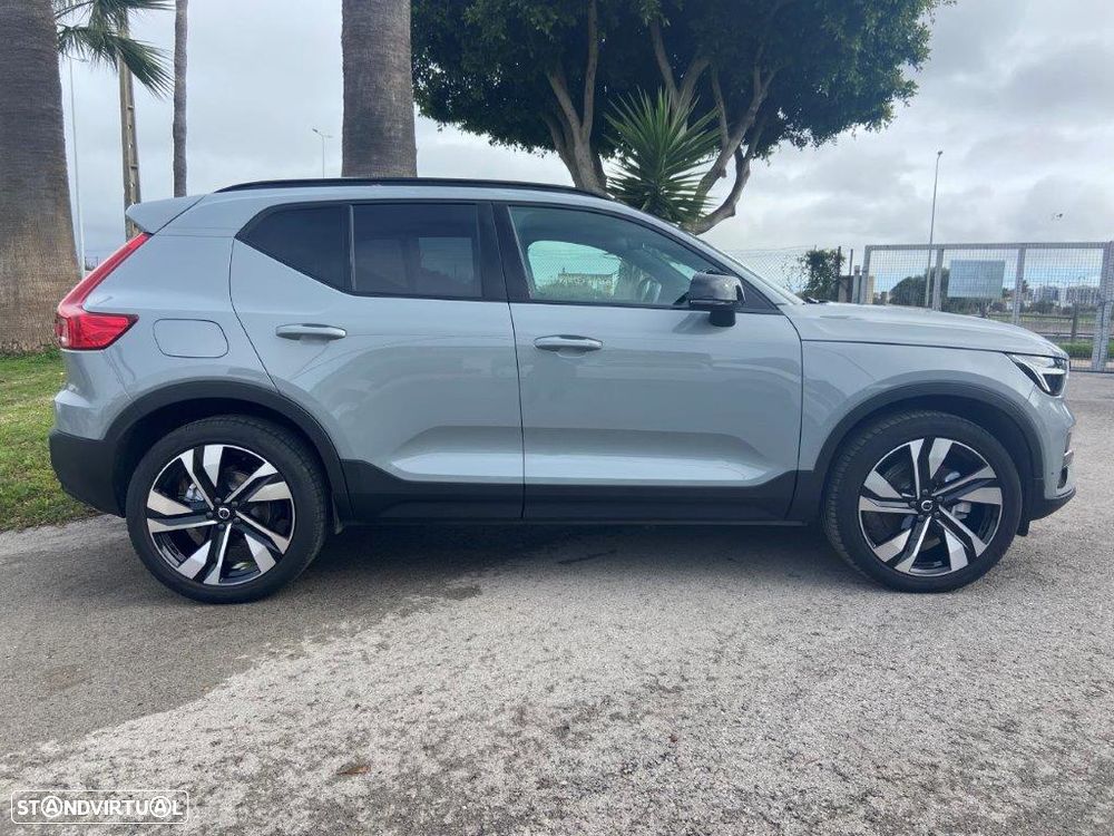 Volvo XC 40 2.0 B3 Plus Dark - 3