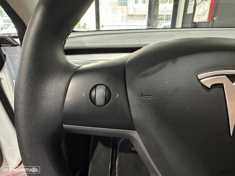 Tesla Model 3 Long-Range Dual Motor AWD - 39