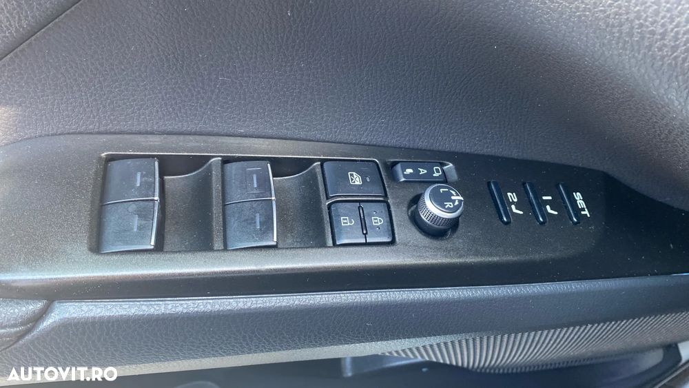 Toyota Camry 2.5 Exclusive - 20
