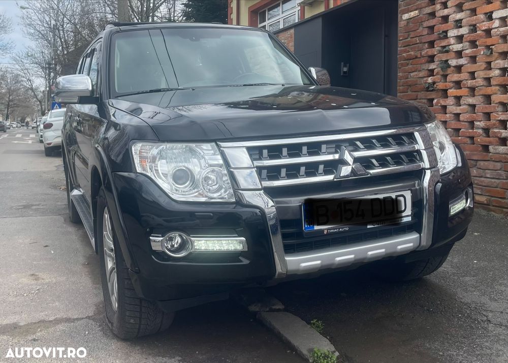 Mitsubishi Pajero LWB 3.2 DI-D Instyle A70 - 1