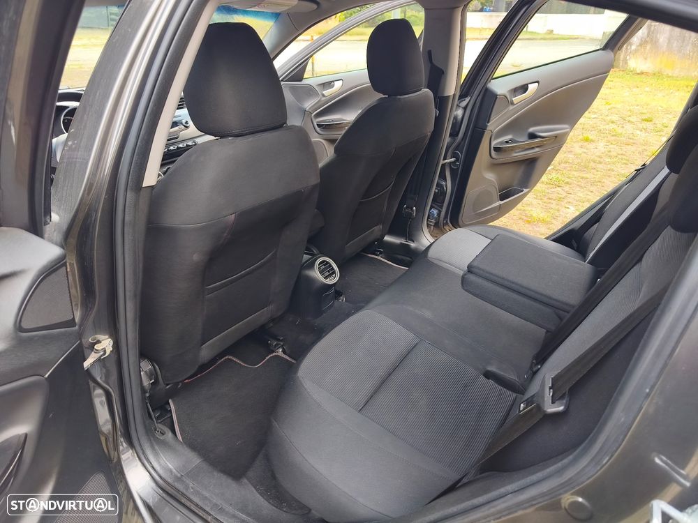 Alfa Romeo Giulietta 1.6 JTDM Distinctive - 17