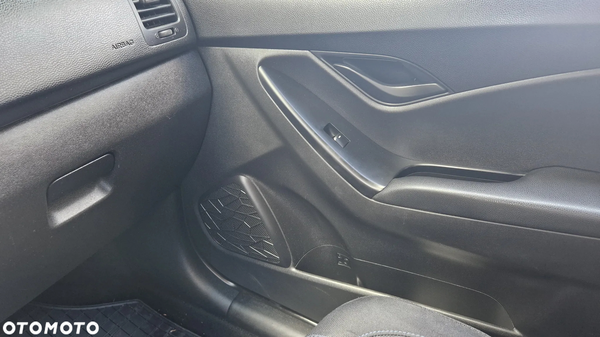 Hyundai ix20 1.4 BlueDrive Classic + - 8