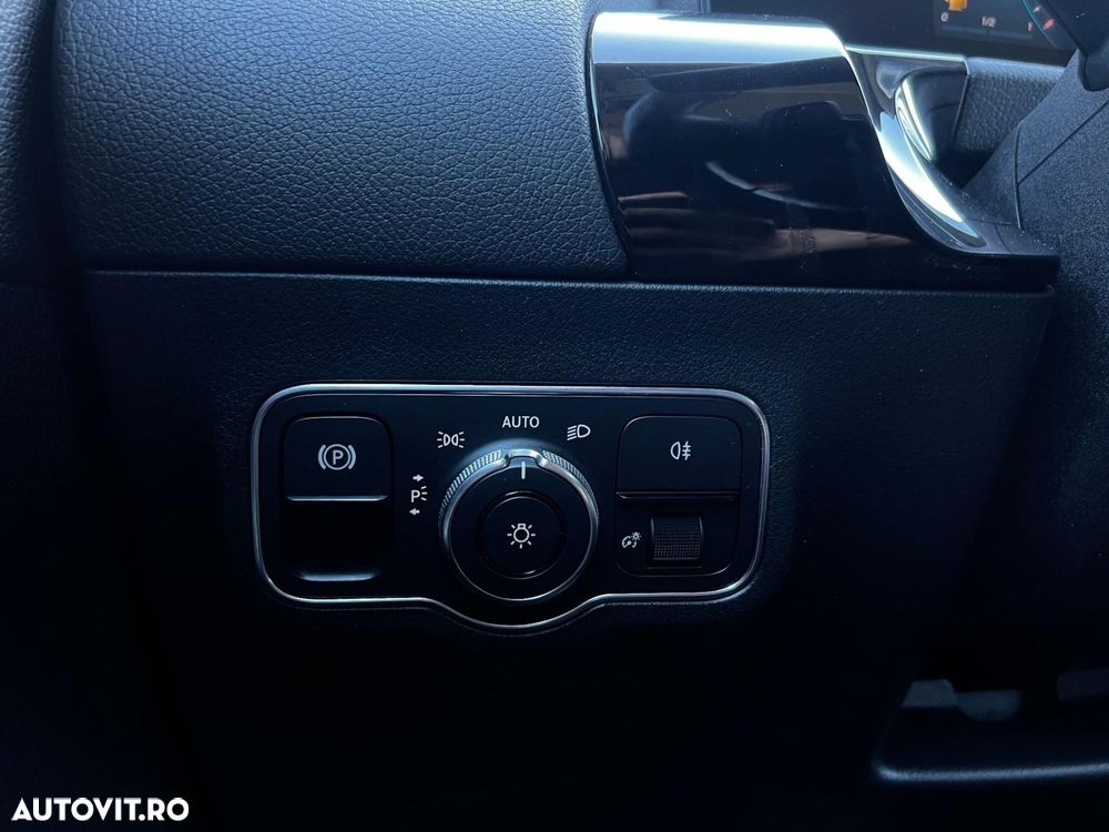 Mercedes-Benz GLA - 25