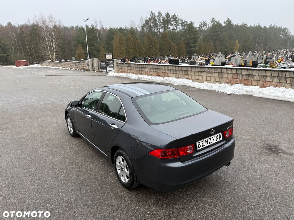 Honda Accord 2.0 Comfort - 12