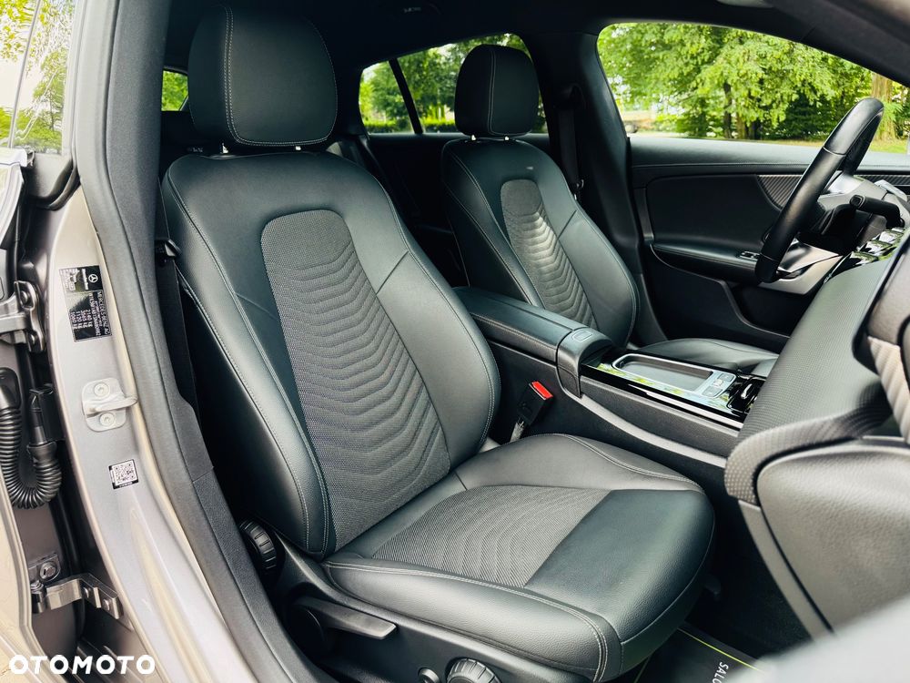 Mercedes-Benz CLA 200 d 8G-DCT Edition Progressive Line - 33