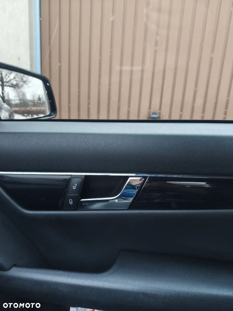 Mercedes-Benz Klasa C 200 CDI DPF Automatik BlueEFFICIENCY Elegance - 6