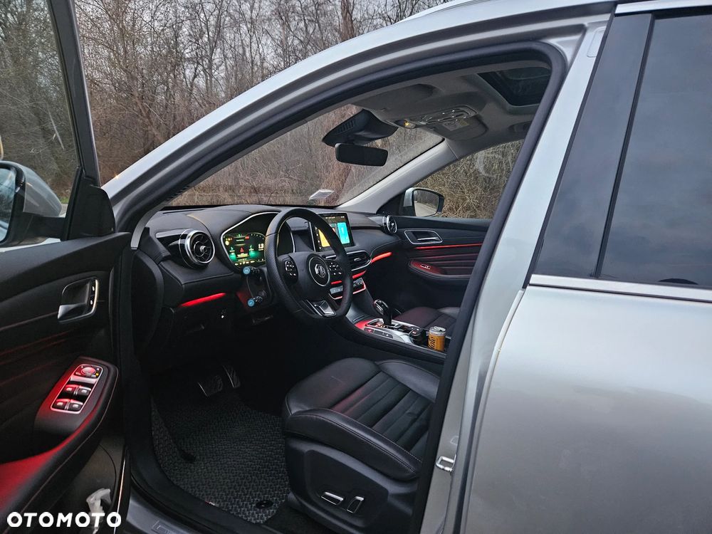 MG HS 1.5 T-GDI Exclusive DCT - 11