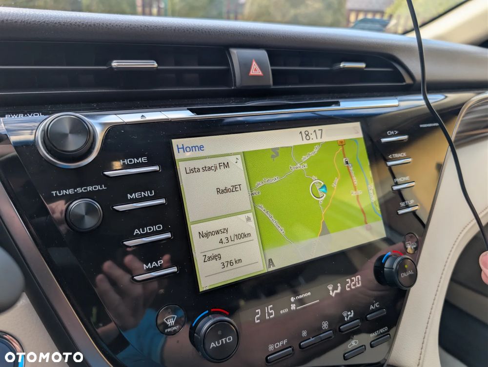 Toyota Camry 2.5 Hybrid Executive CVT - 32