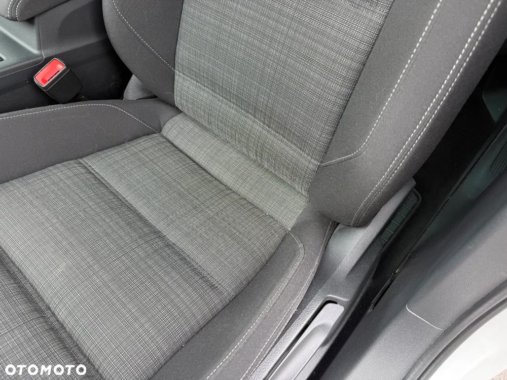 Volkswagen Passat 2.0 TDI Business DSG - 16