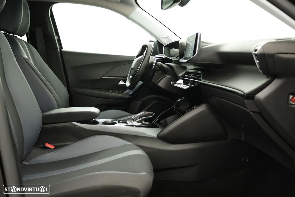 Peugeot 2008 1.2 PureTech Allure EAT8 - 20