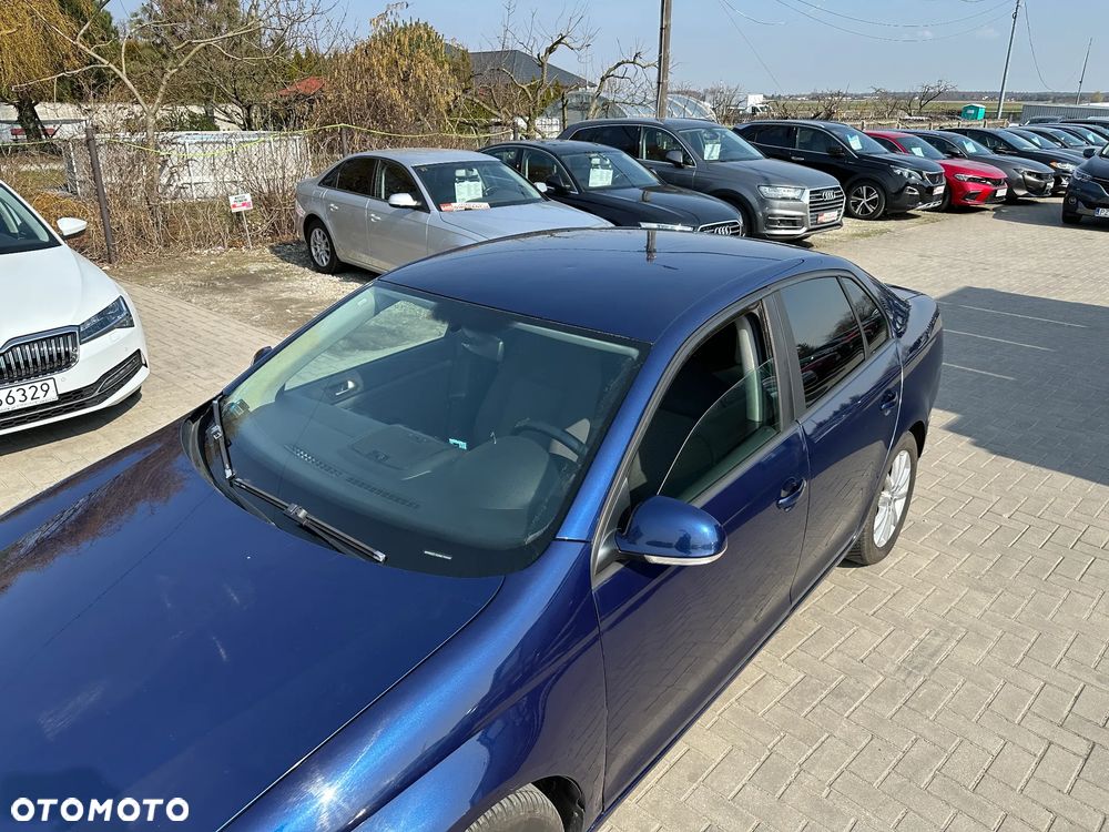 Volkswagen Jetta - 28