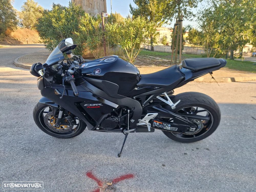 Honda CBR 1000RR  Possível Financiamento - 8