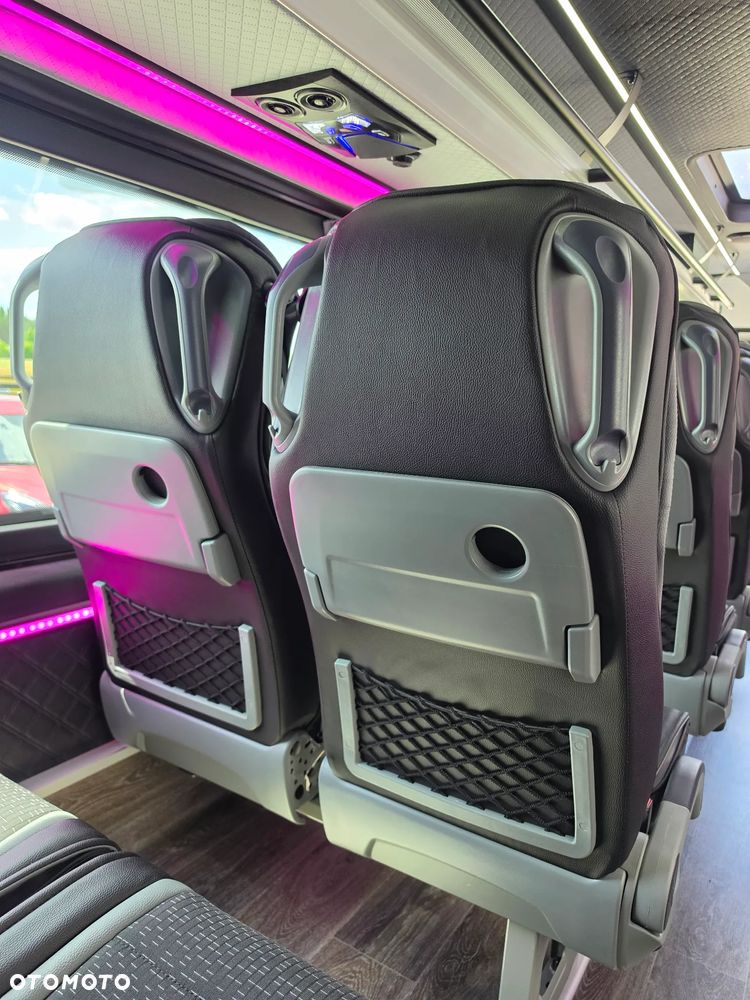 Mercedes-Benz Sprinter 519 - 14