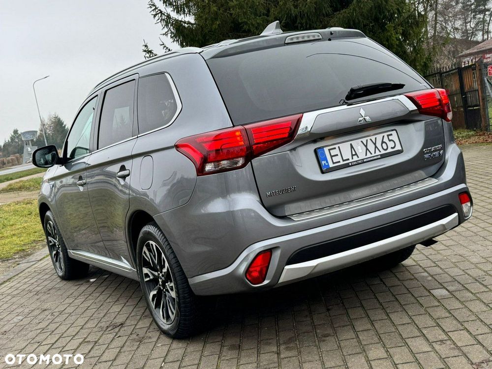 Mitsubishi Outlander - 4