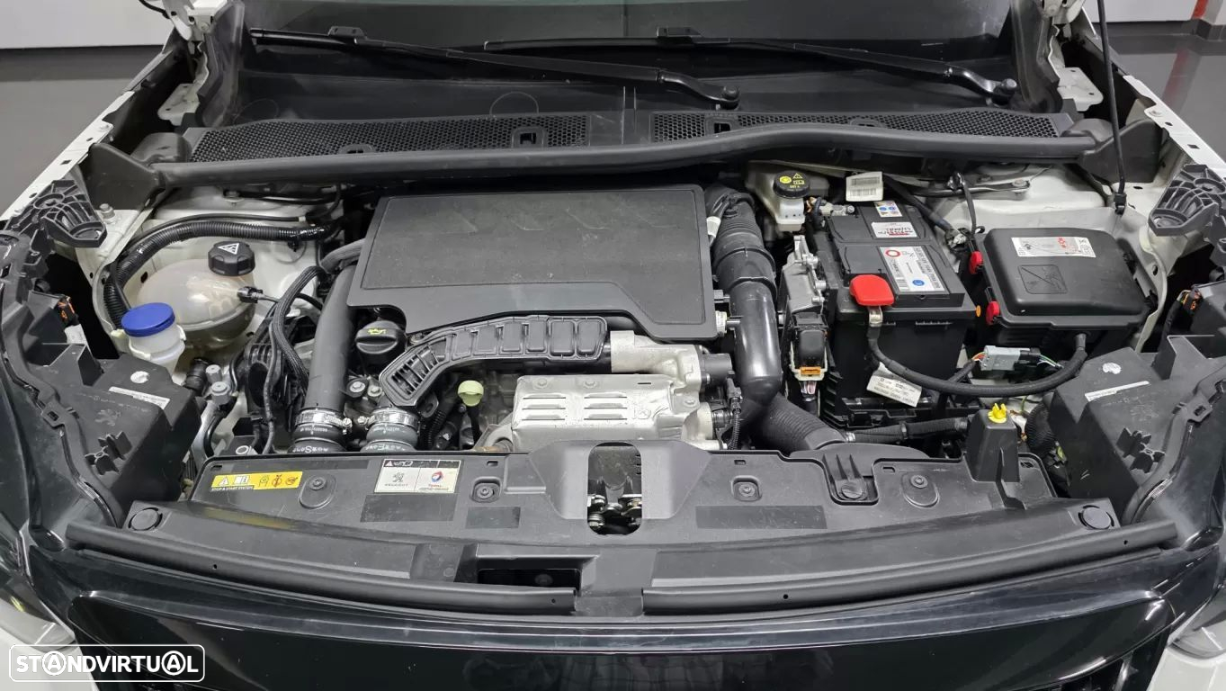 Peugeot 2008 1.2 PureTech GT Line EAT8 - 43